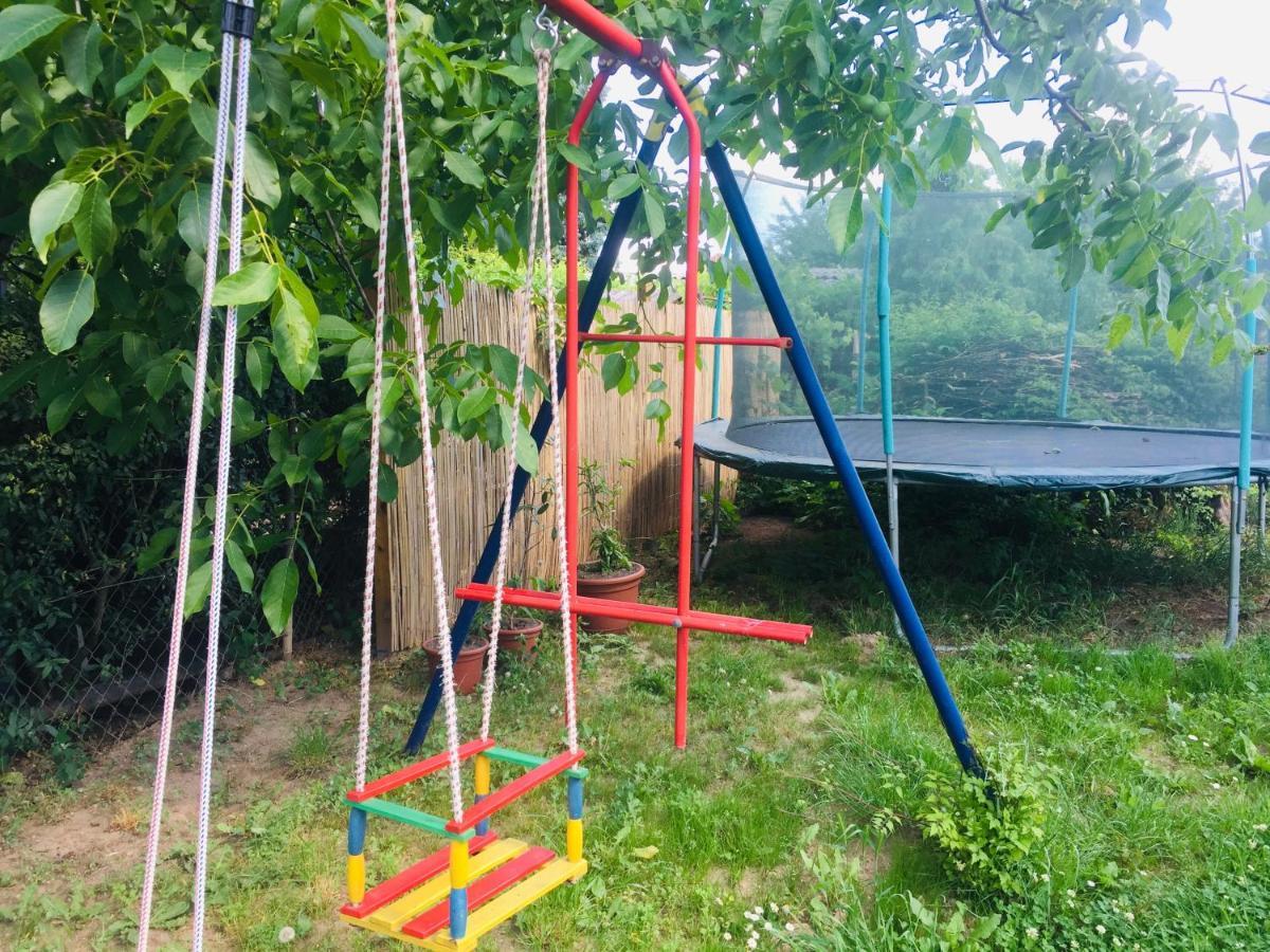 Lelle-Kert Apartman 02 Balatonlelle Esterno foto